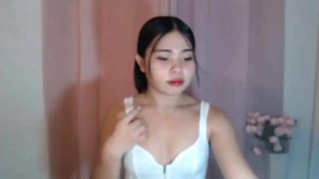 Image 8 of hotvannie Stream on Chaturbate on 14 months ago
