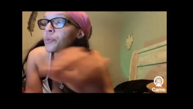 Image 2 of hotyella Stream on Chaturbate on 14 months ago