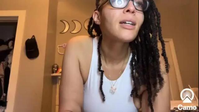 Image 6 of hotyella Stream on Chaturbate on 14 months ago