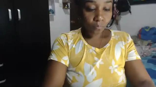 Image 7 of hotzuryhot Stream on Chaturbate on 10 days ago