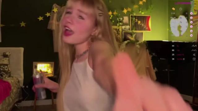 Image 3 of howimeturmum Stream on Chaturbate on 14 months ago