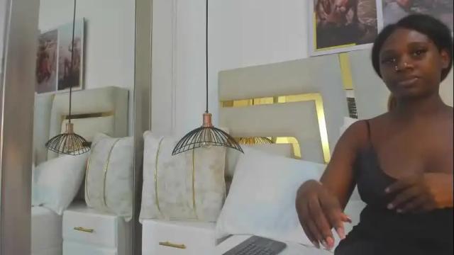 Image 12 of huddah_cam Stream on Chaturbate on 27 days ago
