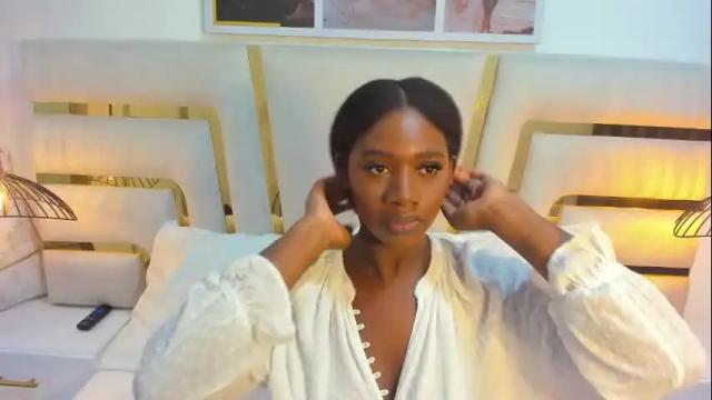 Image 10 of huddah_cam Stream on Chaturbate on 16 days ago