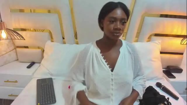 Image 11 of huddah_cam Stream on Chaturbate on 16 days ago
