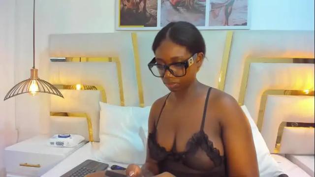 Thumbnail 1, huddah_cam's Stream at Chaturbate, 1 month ago