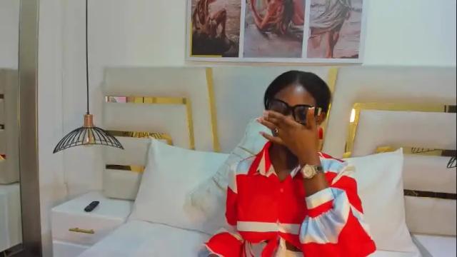 Image 3 of huddah_cam Stream on Chaturbate on 1 month ago