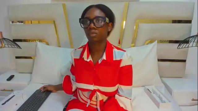 Image 4 of huddah_cam Stream on Chaturbate on 1 month ago