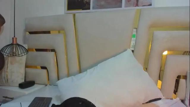 Image 12 of huddah_cam Stream on Chaturbate on 1 month ago