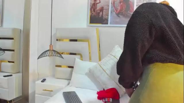 Image 2 of huddah_cam Stream on Chaturbate on 1 month ago