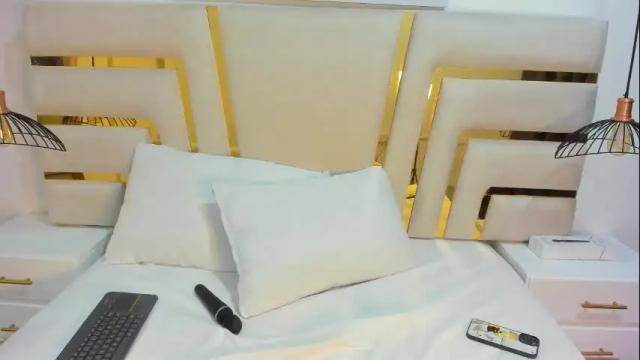 Thumbnail 1, huddah_cam's Stream at Chaturbate, 1 month ago