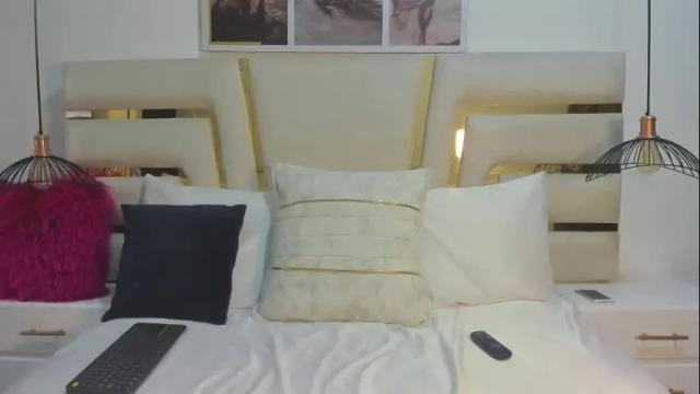 Image 2 of huddah_cam Stream on Chaturbate on 27 days ago