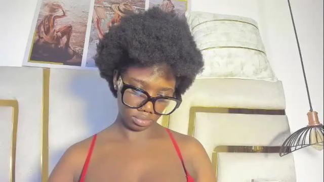 Image 10 of huddah_cam Stream on Chaturbate on 12 days ago