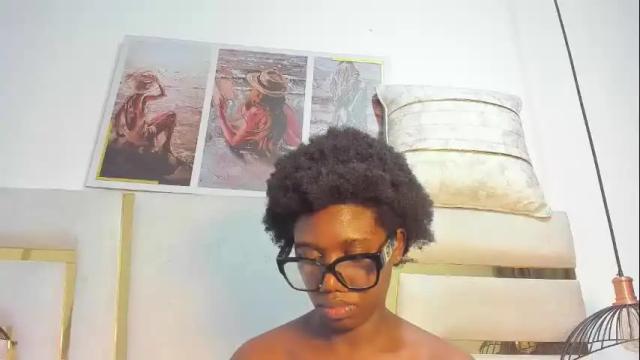 Image 10 of huddah_cam Stream on Chaturbate on 11 days ago