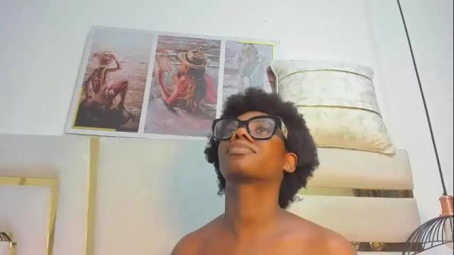 Image 6 of huddah_cam Stream on Chaturbate on 11 days ago
