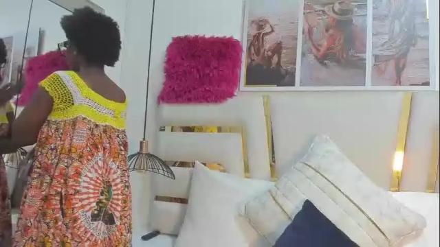 Image 6 of huddah_cam Stream on Chaturbate on 9 days ago