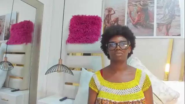 Image 7 of huddah_cam Stream on Chaturbate on 9 days ago