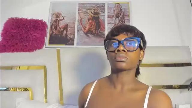 Image 12 of huddah_cam Stream on Chaturbate on 5 days ago