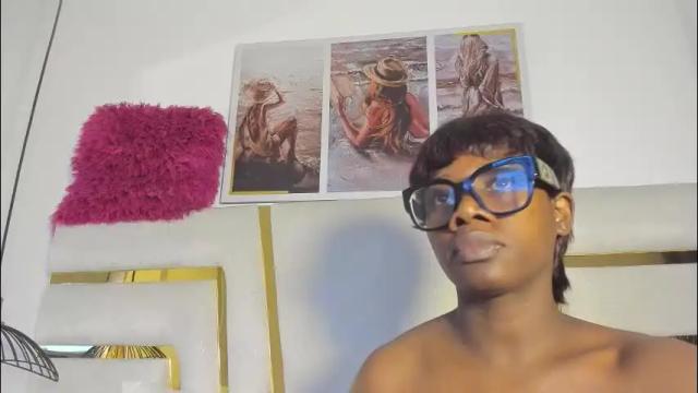 Image 8 of huddah_cam Stream on Chaturbate on 5 days ago