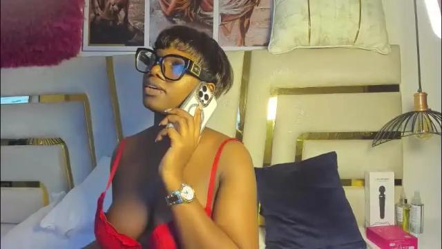 Image 7 of huddah_cam Stream on Chaturbate on 3 days ago