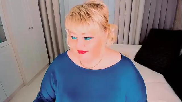 Image 3 of huge_booobs Stream on Chaturbate on 1 month ago