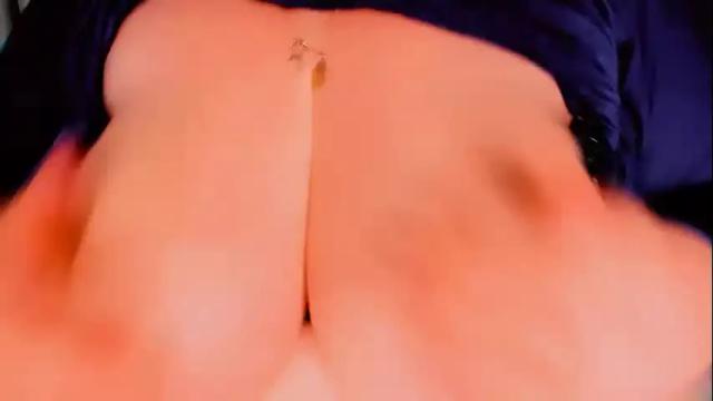 Image 6 of huge_booobs Stream on Chaturbate on 1 month ago