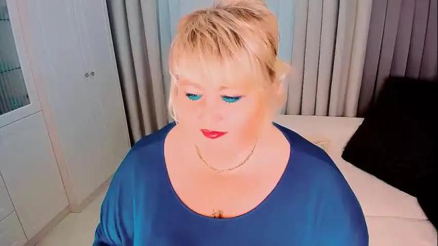 Image 7 of huge_booobs Stream on Chaturbate on 1 month ago