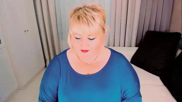 Image 8 of huge_booobs Stream on Chaturbate on 1 month ago