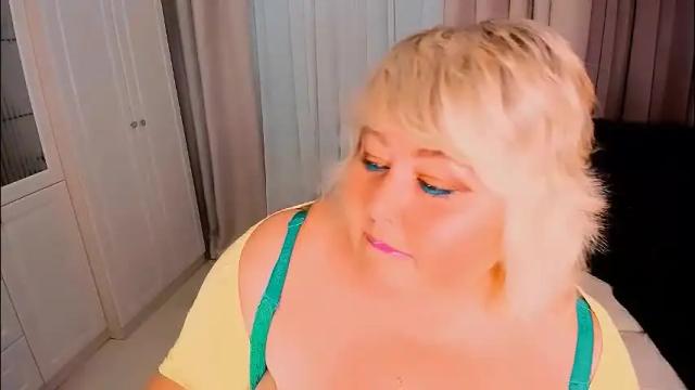 Image 2 of huge_booobs Stream on Chaturbate on 1 month ago