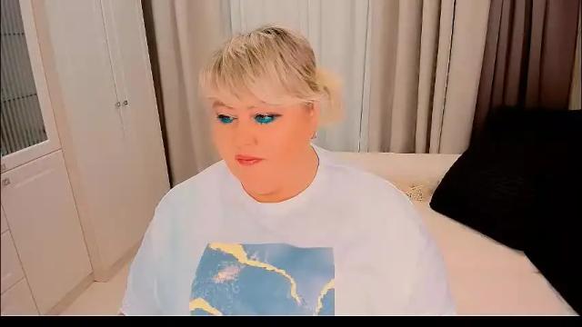Image 2 of huge_booobs Stream on Chaturbate on 28 days ago