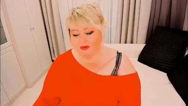 Image 8 of huge_booobs Stream on Chaturbate on 1 month ago