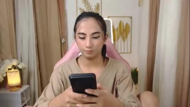 Image 11 of hugeasiancockandrea Stream on Chaturbate on 1 month ago