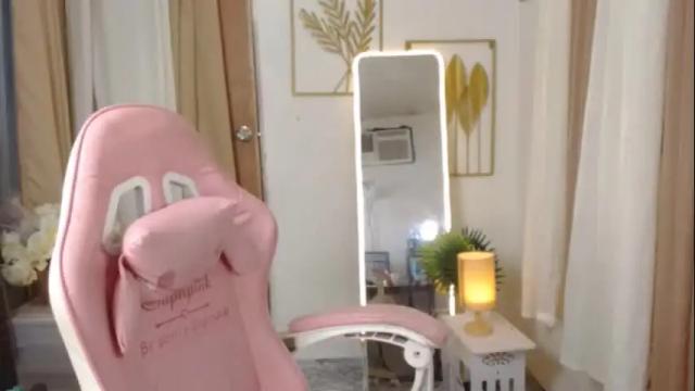 Image 7 of hugeasiancockandrea Stream on Chaturbate on 1 month ago
