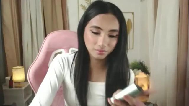 Image 7 of hugeasiancockandrea Stream on Chaturbate on 11 days ago