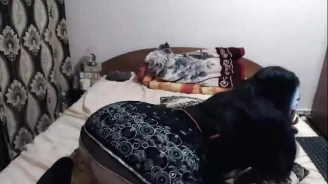 Image 2 of hugeassdevil Stream on Chaturbate on 8 days ago