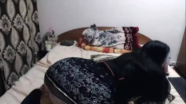 Image 3 of hugeassdevil Stream on Chaturbate on 8 days ago