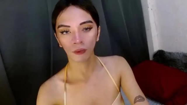 Image 11 of hugecock_caraxx Stream on Chaturbate on 13 months ago