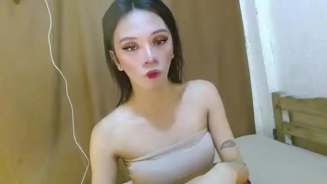 Image 2 of hugecock_caraxx Stream on Chaturbate on 2 months ago
