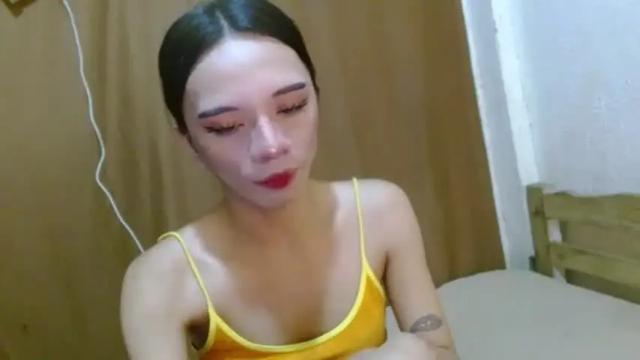 Image 2 of hugecock_caraxx Stream on Chaturbate on 1 month ago