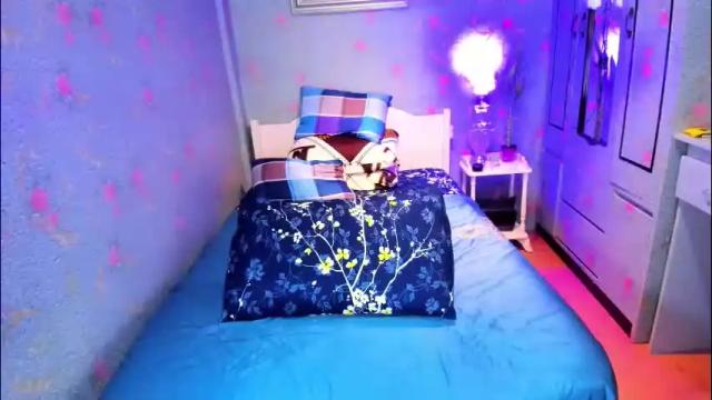 Image 6 of hugecock_emma Stream on Chaturbate on 24 days ago