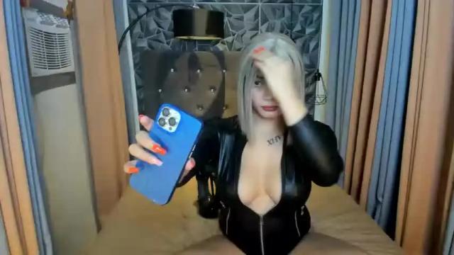 Image 2 of hugecockbella04 Stream on Chaturbate on 18 months ago