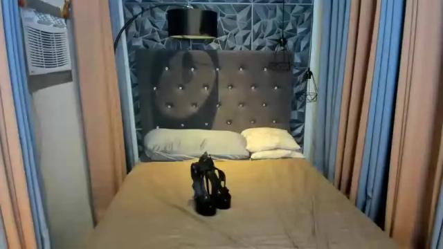 Image 6 of hugecockbella04 Stream on Chaturbate on 18 months ago