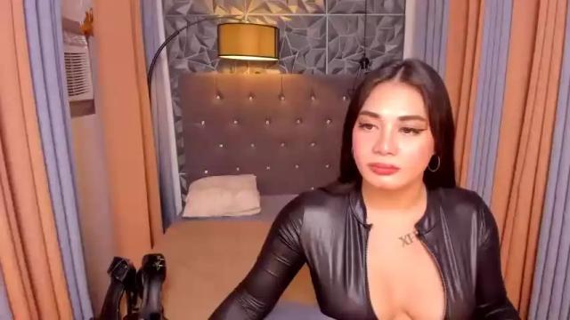 Image 10 of hugecockbella04 Stream on Chaturbate on 18 months ago