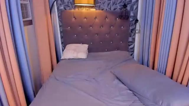 Image 7 of hugecockbella04 Stream on Chaturbate on 18 months ago