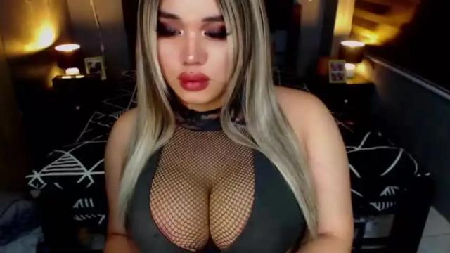 Image 2 of hugecockcelestine Stream on Chaturbate on 22 months ago