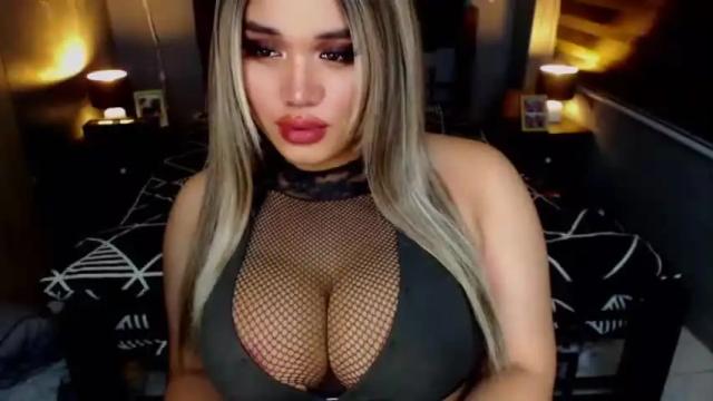 Image 8 of hugecockcelestine Stream on Chaturbate on 22 months ago