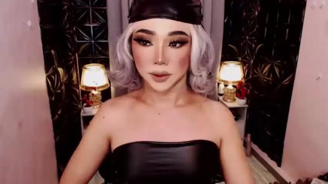 Image 4 of hugecockchristine Stream on Chaturbate on 13 months ago
