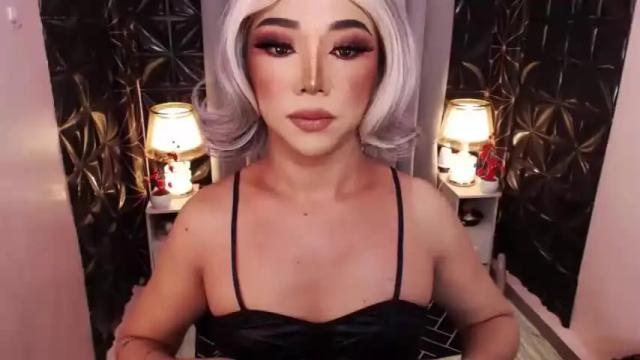 Image 11 of hugecockchristine Stream on Chaturbate on 13 months ago