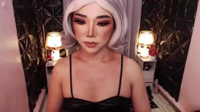 Image 12 of hugecockchristine Stream on Chaturbate on 13 months ago