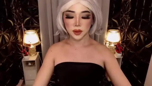 Image 10 of hugecockchristine Stream on Chaturbate on 13 months ago