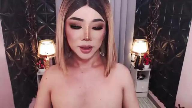 Image 2 of hugecockchristine Stream on Chaturbate on 12 months ago
